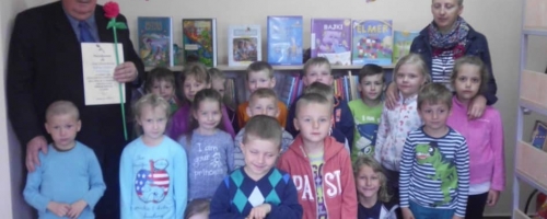 Radny Powiatu Konińskiego, Pan Zenon Paszek czyta 5 i 6-latkom w Bibliotece Publicznej w Przyjmie